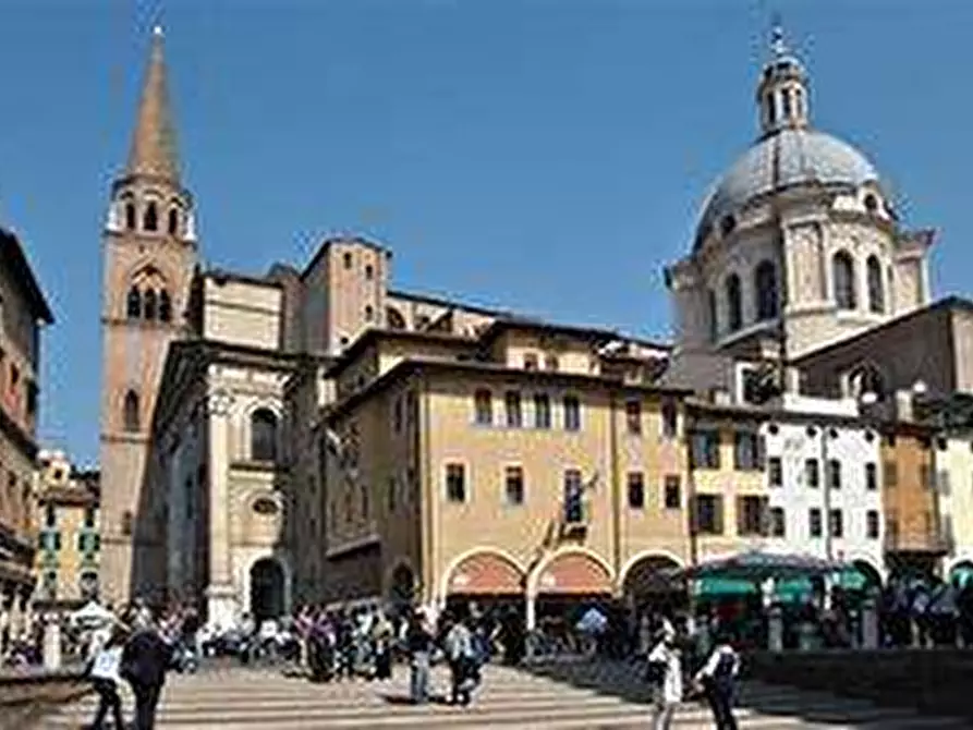 Immagine 6 di Attività commerciale in affitto  in Piazza Cavour a Livorno