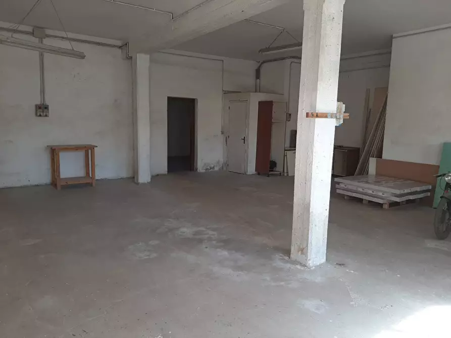 Immagine 2 di Attività commerciale in affitto  in via giovanni xxiii 25 a Vicopisano