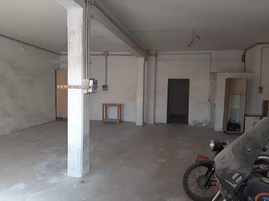 Immagine 8 di Attività commerciale in affitto  in via giovanni xxiii 25 a Vicopisano