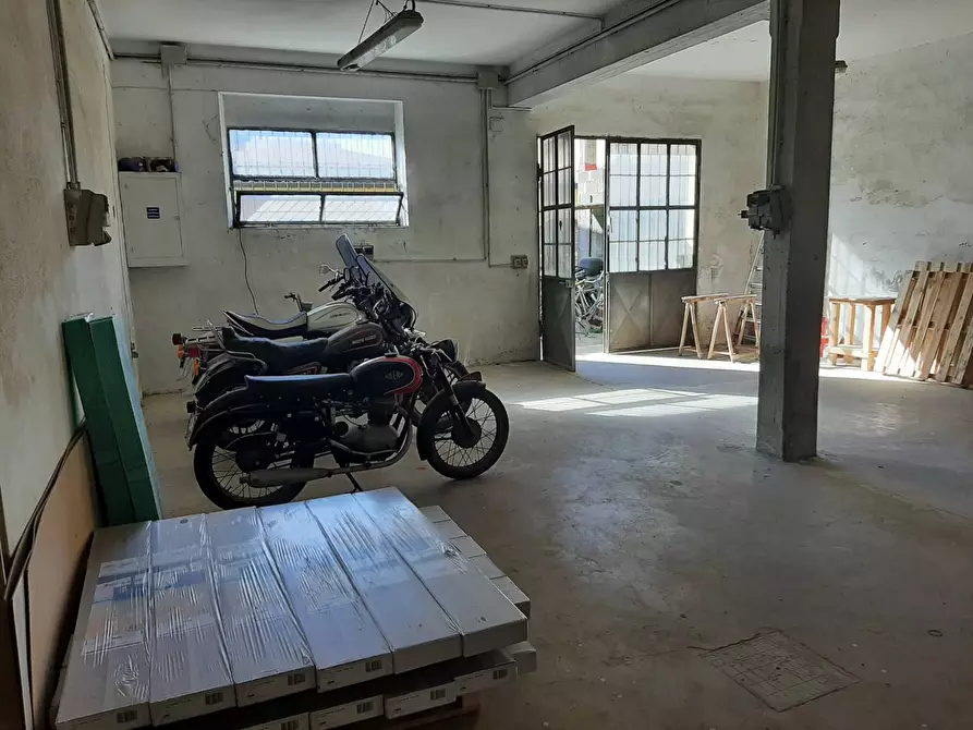 Immagine 11 di Attività commerciale in affitto  in via giovanni xxiii 25 a Vicopisano