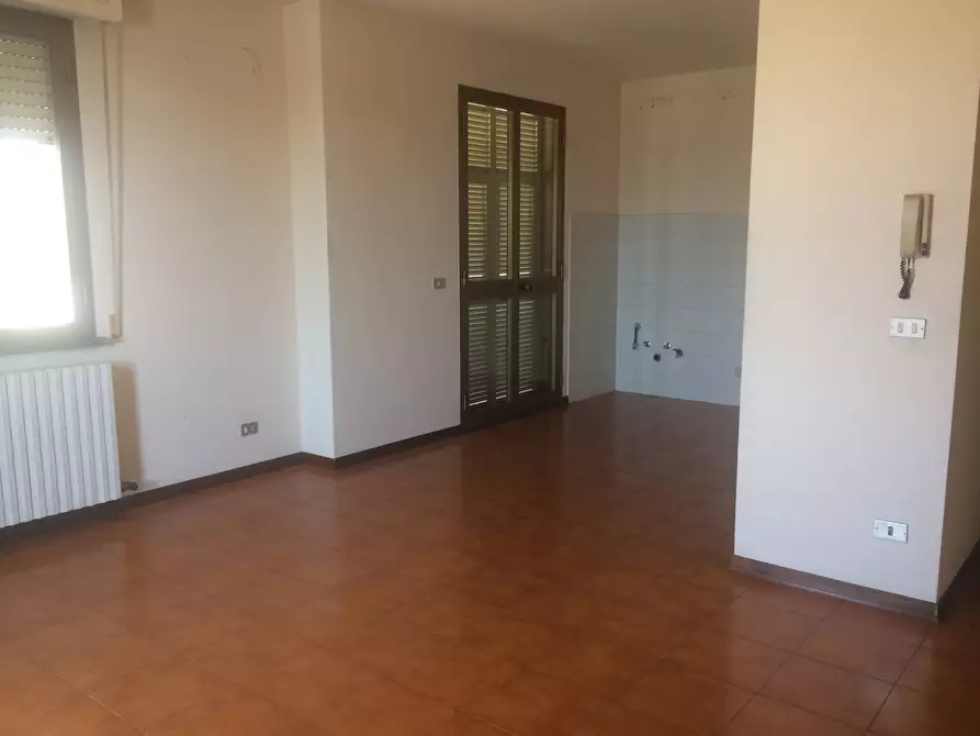 Immagine 5 di Attività commerciale in affitto  in via umberto terracini 22 a Cascina