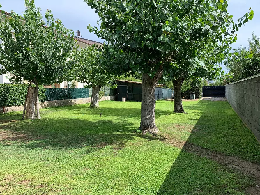 Immagine 20 di Appartamento in affitto  in Via Galileo Galilei a Viareggio