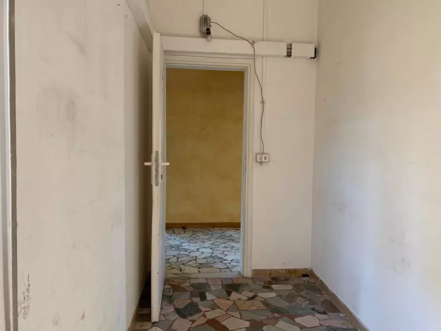 Immagine 16 di Ufficio in affitto  in Via Marconi a Viareggio
