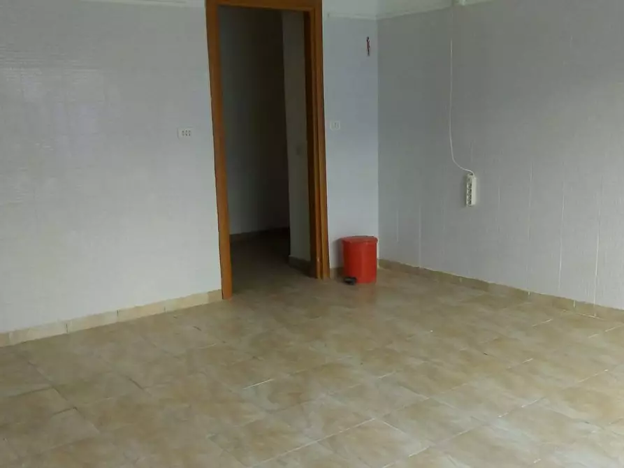 Immagine 5 di Attività commerciale in affitto  in Via Buontalenti 17 a Livorno