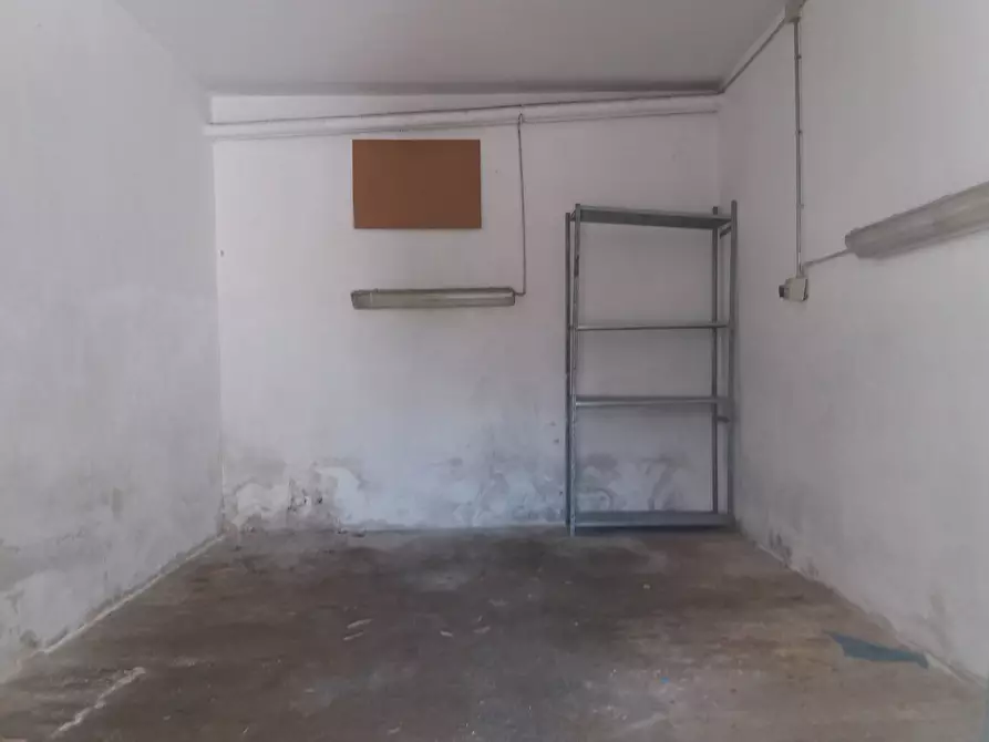 Immagine 3 di Magazzino in affitto  in via lenin - a San Giuliano Terme