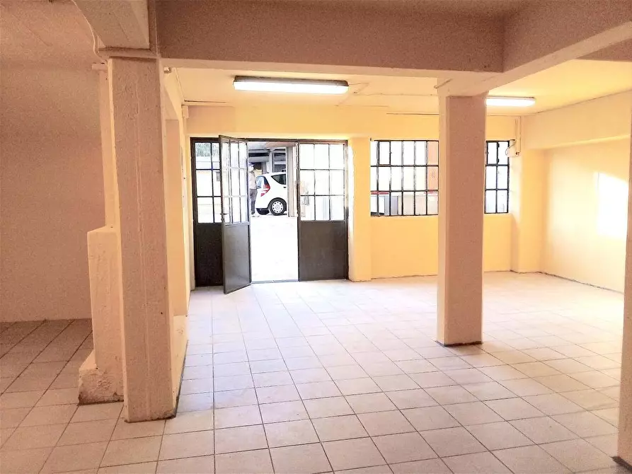 Immagine 4 di Attività commerciale in affitto  in via che guevara - a San Giuliano Terme