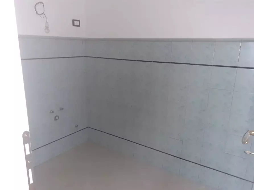 Immagine 7 di Attività commerciale in affitto  in Via Maroncelli 8 a Viareggio