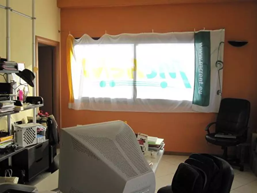 Immagine 2 di Attività commerciale in vendita  in via provinciale vicarese a Calci