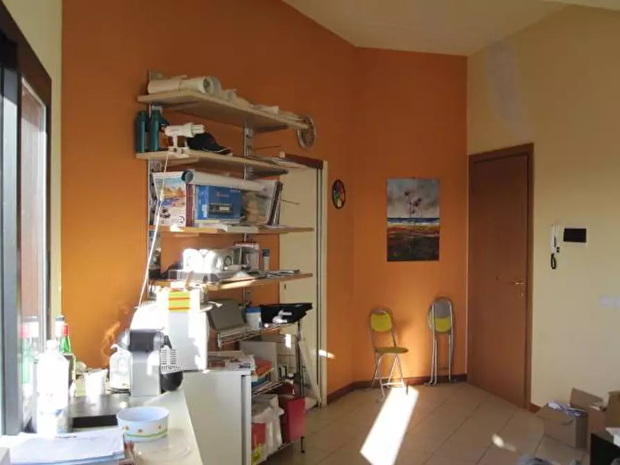 Immagine 8 di Attività commerciale in vendita  in via provinciale vicarese a Calci