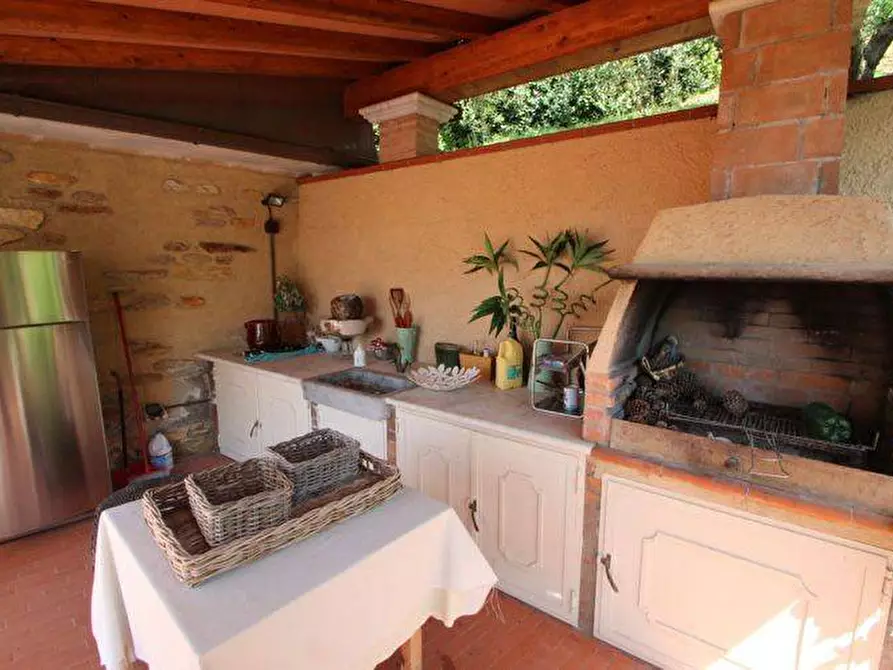 Immagine 2 di Casa indipendente in vendita  in Via Strettoia a Pietrasanta