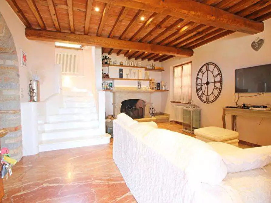 Immagine 6 di Casa indipendente in vendita  in Via Strettoia a Pietrasanta