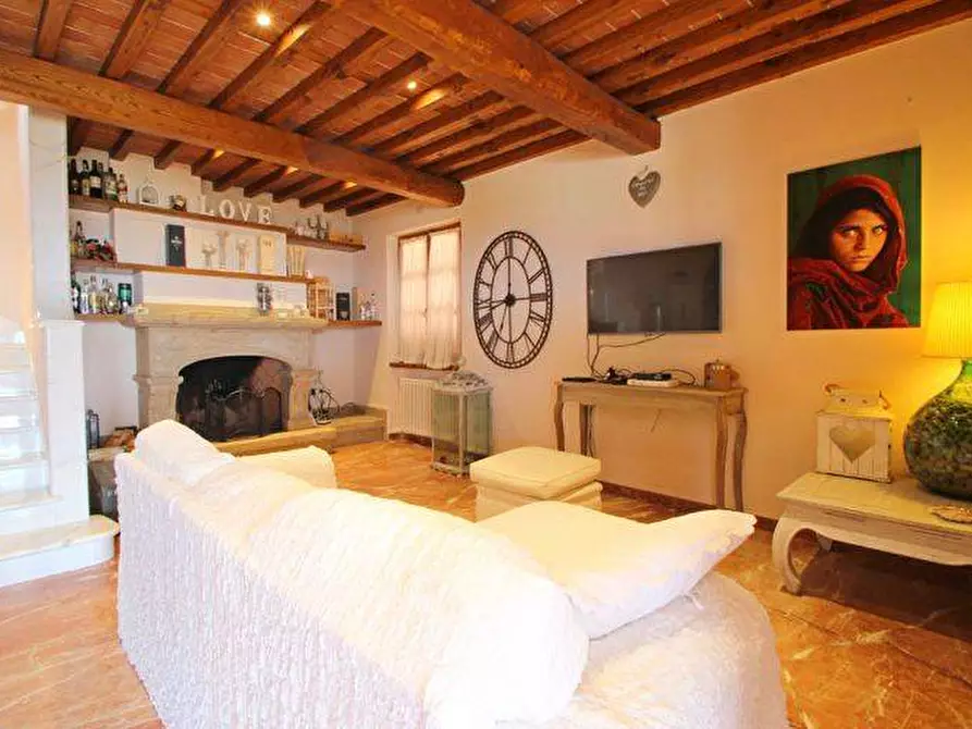 Immagine 7 di Casa indipendente in vendita  in Via Strettoia a Pietrasanta