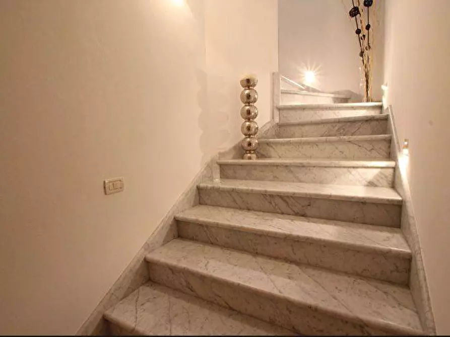 Immagine 11 di Casa indipendente in vendita  in Via Strettoia a Pietrasanta