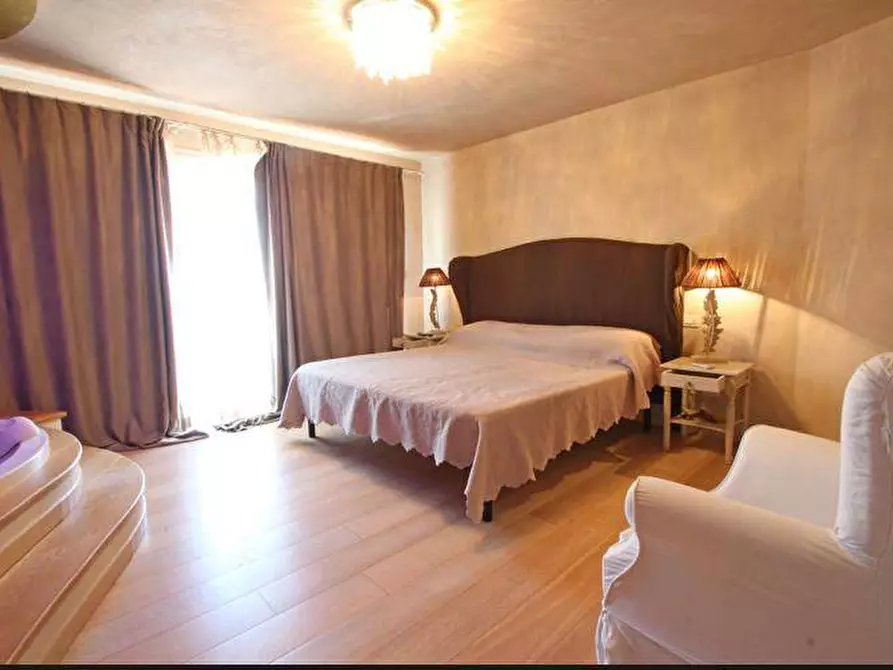 Immagine 15 di Casa indipendente in vendita  in Via Strettoia a Pietrasanta