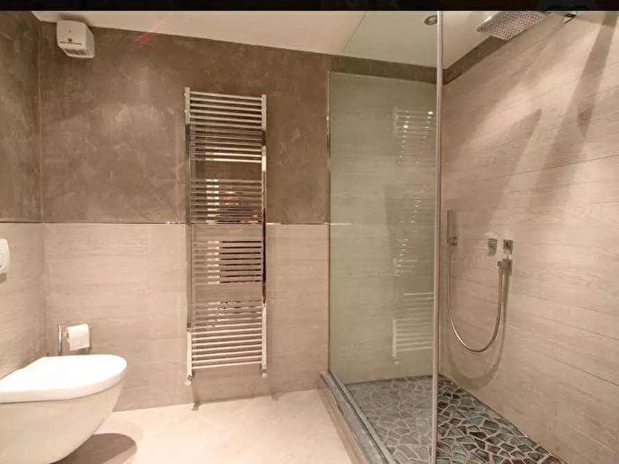 Immagine 20 di Casa indipendente in vendita  in Via Strettoia a Pietrasanta