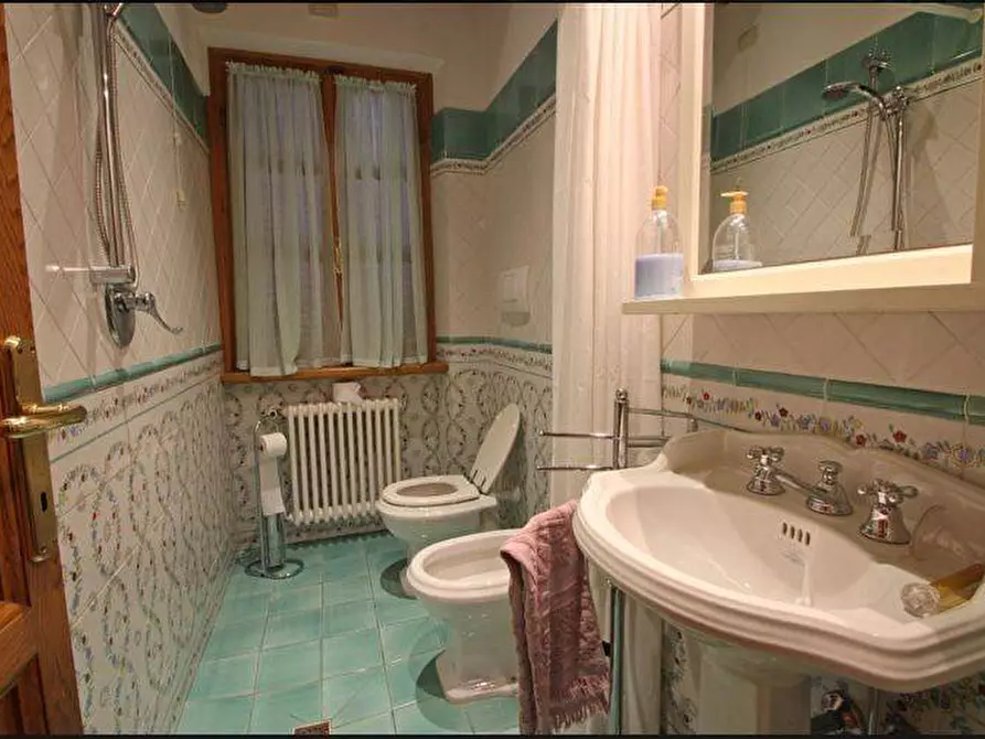 Immagine 26 di Casa indipendente in vendita  in Via Strettoia a Pietrasanta