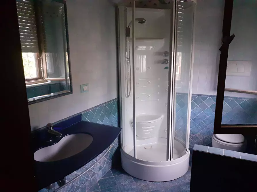 Immagine 29 di Casa indipendente in vendita  in della gronda 77 a Camaiore