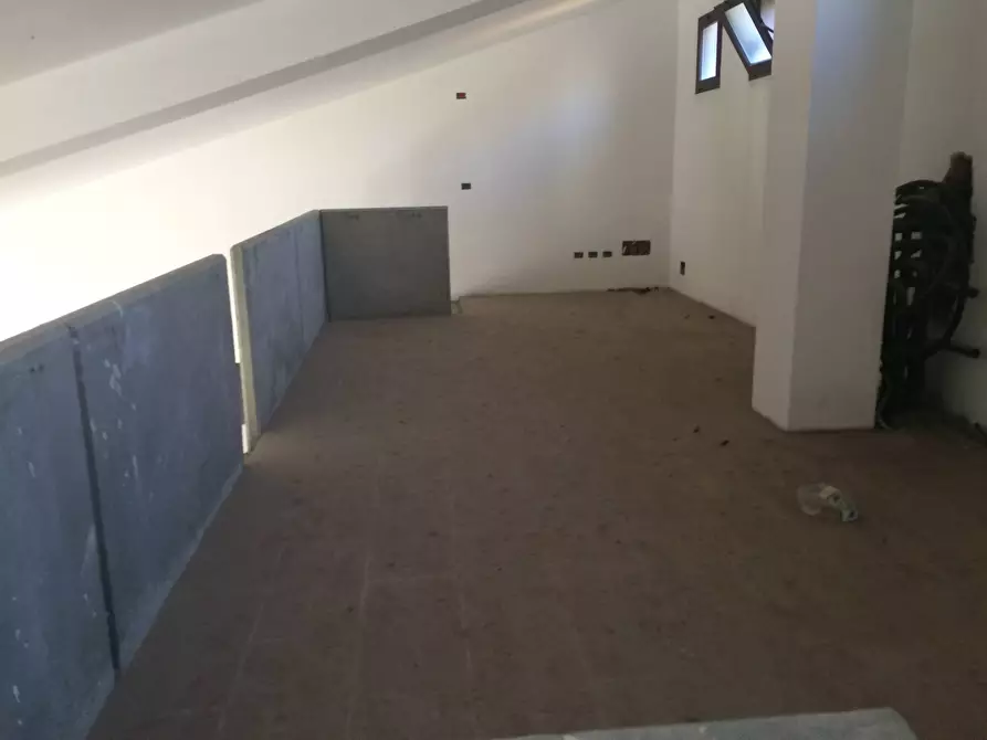 Immagine 4 di Attività commerciale in vendita  in Via Di Gello a Pisa