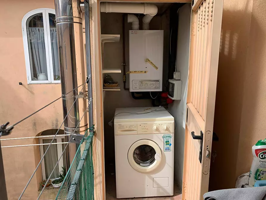 Immagine 18 di Appartamento in vendita  in Via Stagio Stagi 75 a Pietrasanta