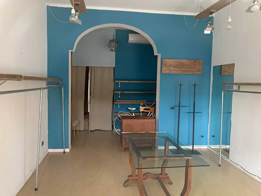 Immagine 7 di Attività commerciale in vendita  in Via Tagliamento a Pietrasanta