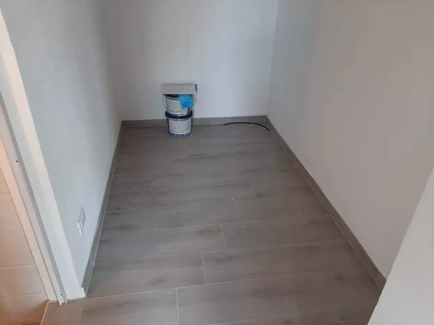 Immagine 8 di Attività commerciale in affitto  in via rindi a Pisa