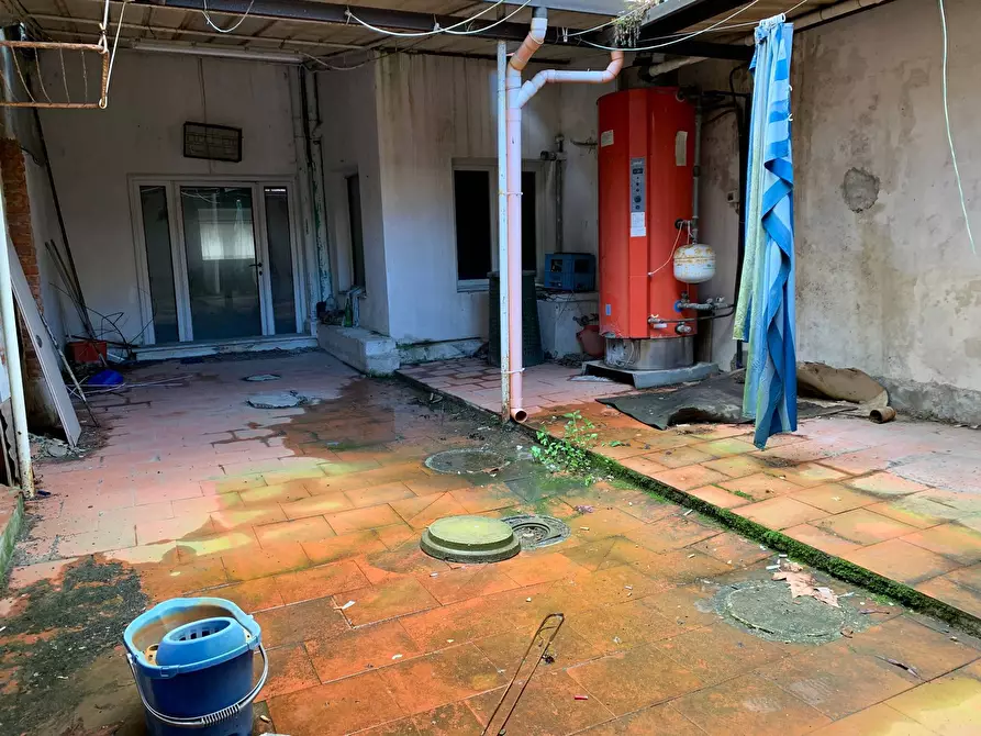 Immagine 41 di Attività commerciale in vendita  in Via Giuseppe Zanardelli a Viareggio