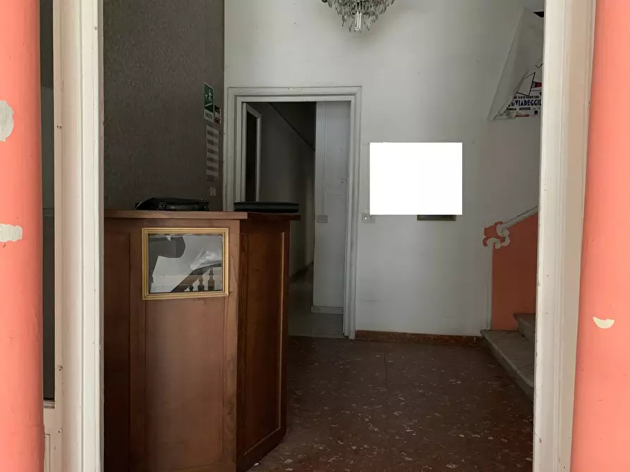 Immagine 1 di Attività commerciale in vendita  in Via Giuseppe Zanardelli a Viareggio