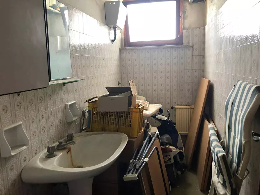 Immagine 11 di Attività commerciale in vendita  in Via Sarzanese Sud a Massarosa