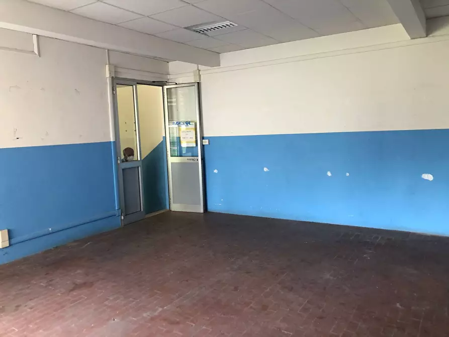 Immagine 21 di Attività commerciale in vendita  in Via Sarzanese Sud a Massarosa