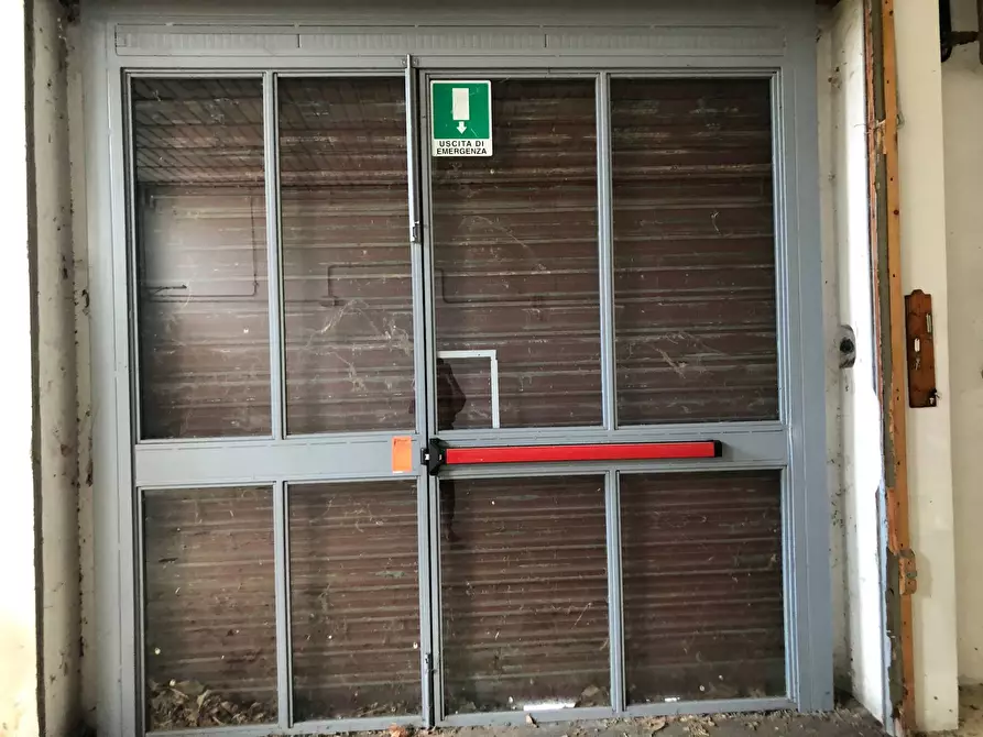 Immagine 23 di Attività commerciale in vendita  in Via Sarzanese Sud a Massarosa