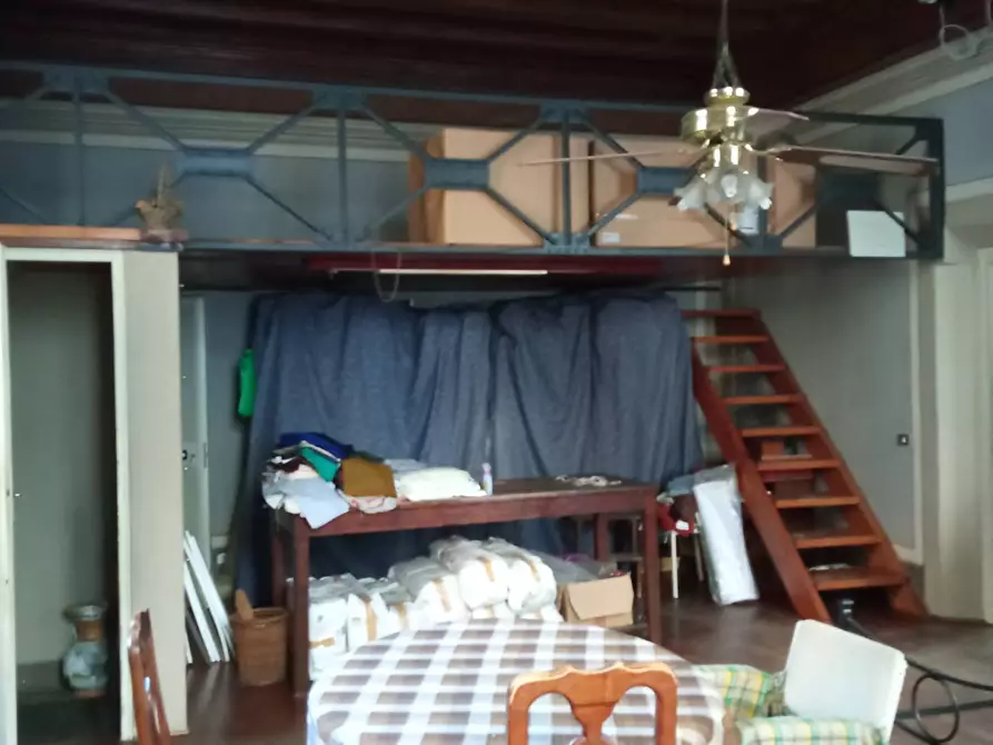 Immagine 11 di Appartamento in vendita  in centro a Lucca