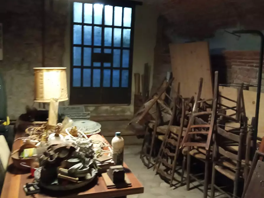 Immagine 14 di Appartamento in vendita  in centro a Lucca