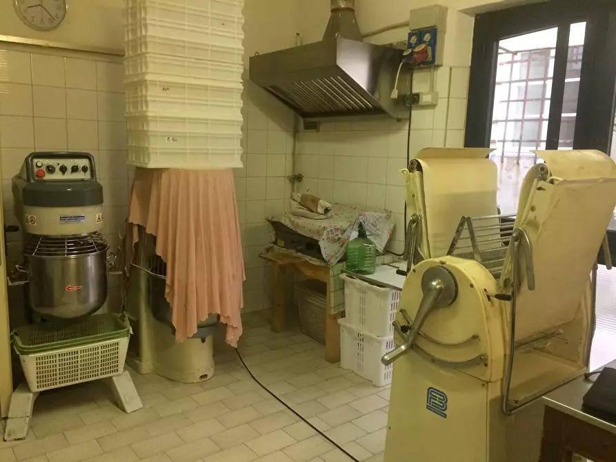 Immagine 4 di Attività commerciale in vendita  in Pisa a Pisa