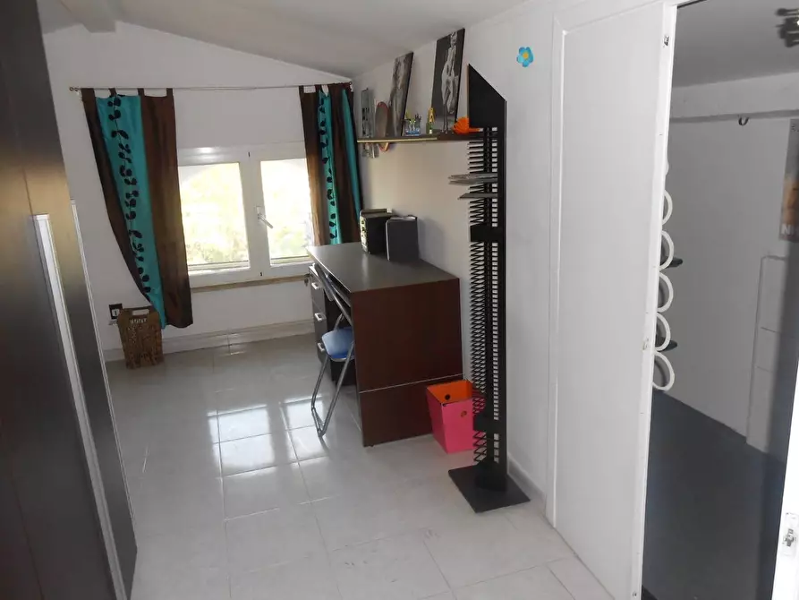 Immagine 4 di Appartamento in vendita  in Viale Guglielmo Marconi 6 a Livorno