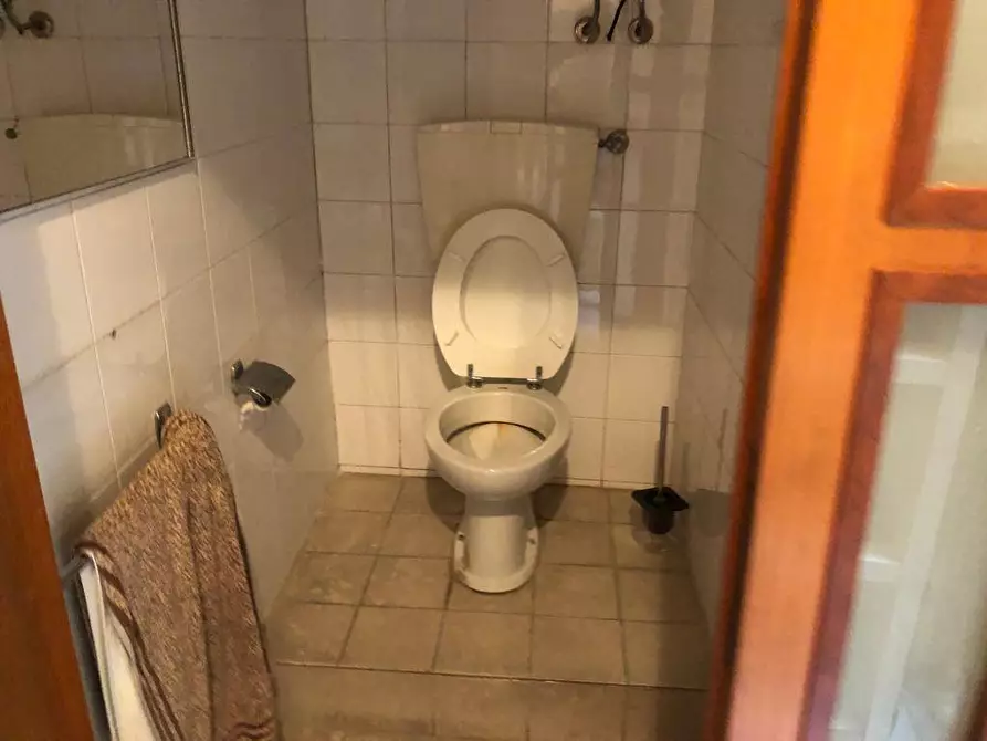 Immagine 11 di Attività commerciale in affitto  in Via Rigattieri a Pisa