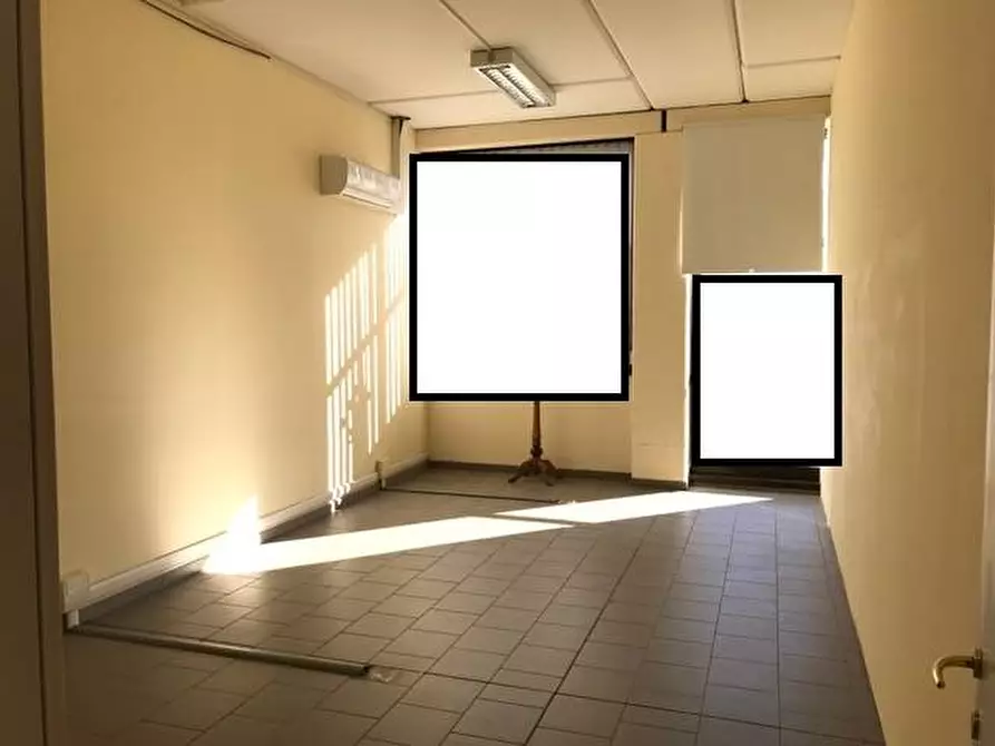 Immagine 11 di Capannone industriale in affitto  in Via Dell'Artigianato a Livorno