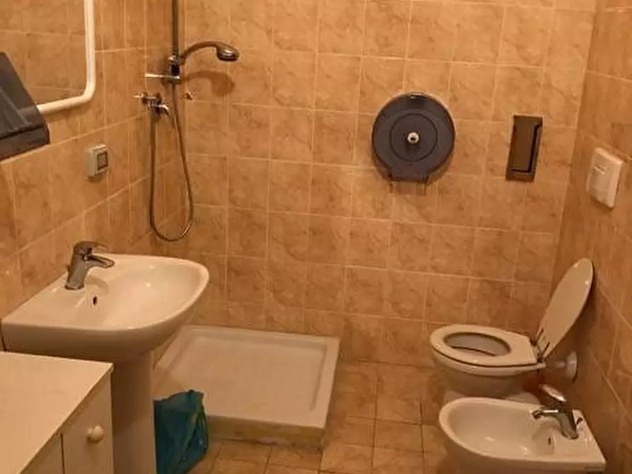 Immagine 19 di Capannone industriale in affitto  in Via Dell'Artigianato a Livorno