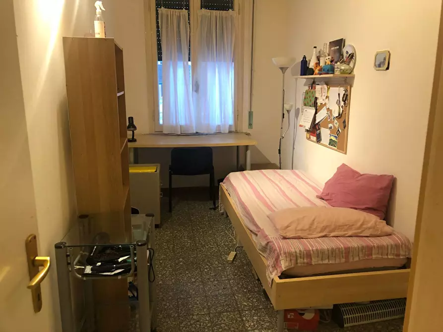 Immagine 1 di Camera in affitto  in Lungarno Mediceo a Pisa