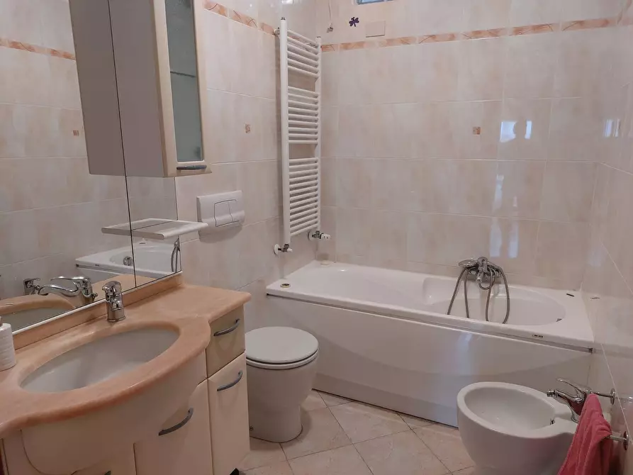 Immagine 8 di Camera in affitto  in Via Norvegia a Pisa