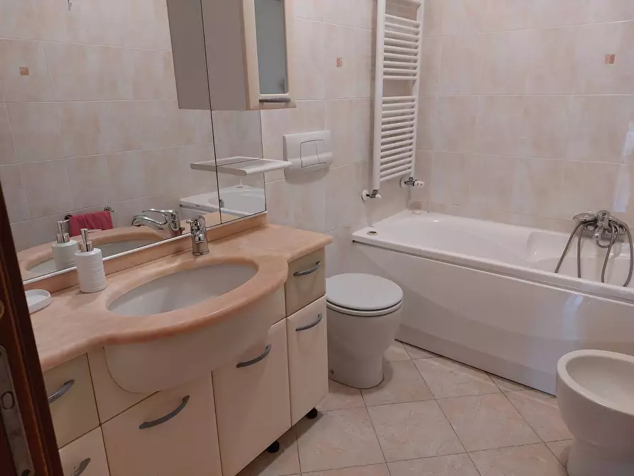 Immagine 9 di Camera in affitto  in Via Norvegia a Pisa