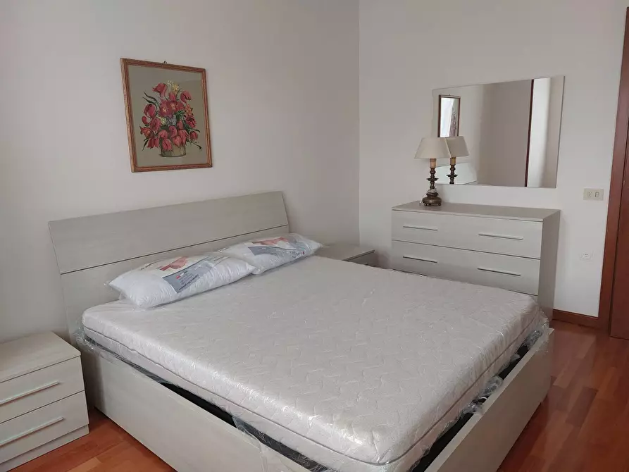 Immagine 3 di Camera in affitto  in Via Norvegia a Pisa