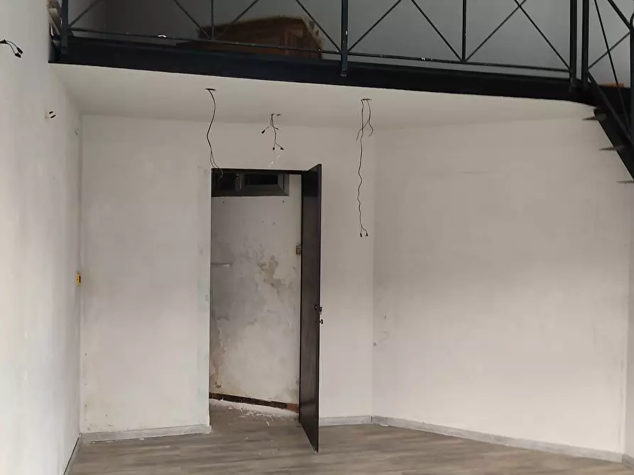 Immagine 12 di Attività commerciale in affitto  in Via Giuseppe Verdi a Livorno