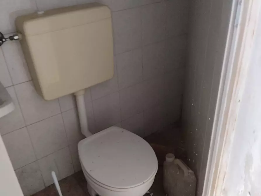 Immagine 15 di Attività commerciale in affitto  in Via Giuseppe Verdi a Livorno