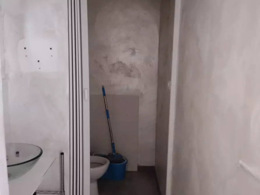 Immagine 17 di Attività commerciale in affitto  in Via Giuseppe Verdi a Livorno