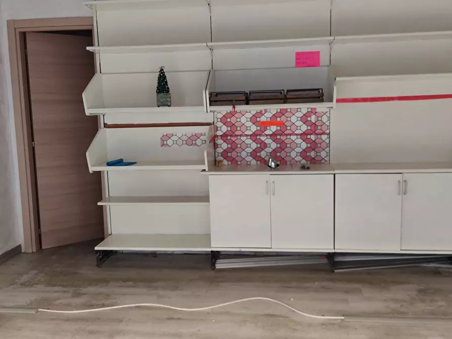 Immagine 2 di Attività commerciale in affitto  in Via Giuseppe Verdi a Livorno