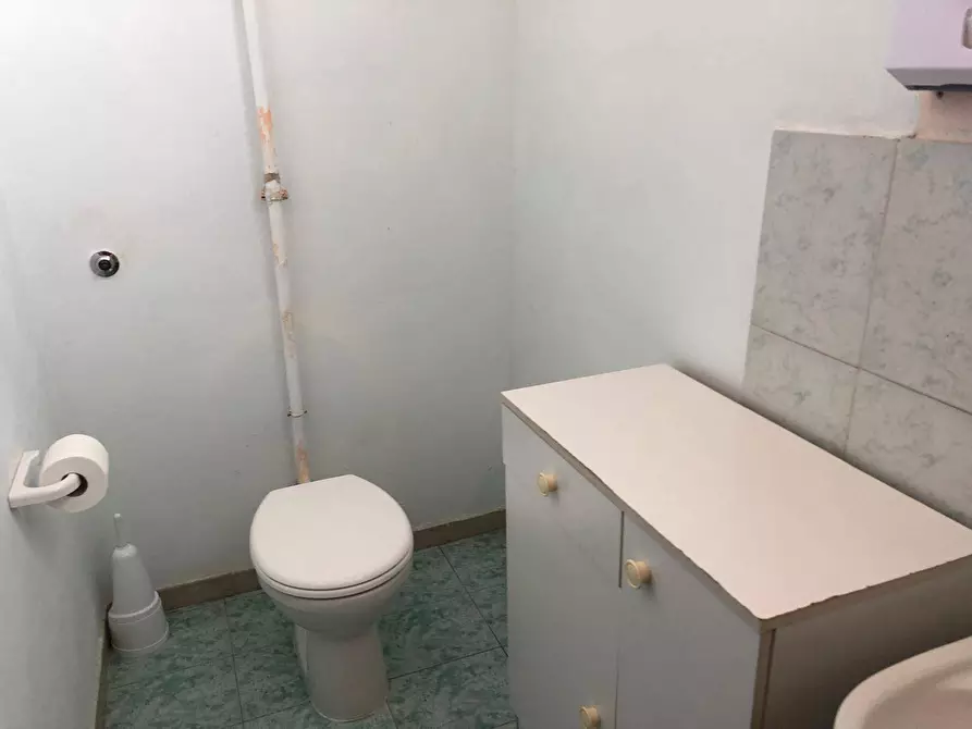 Immagine 10 di Attività commerciale in vendita  in Via San Giovanni Bosco a Pisa