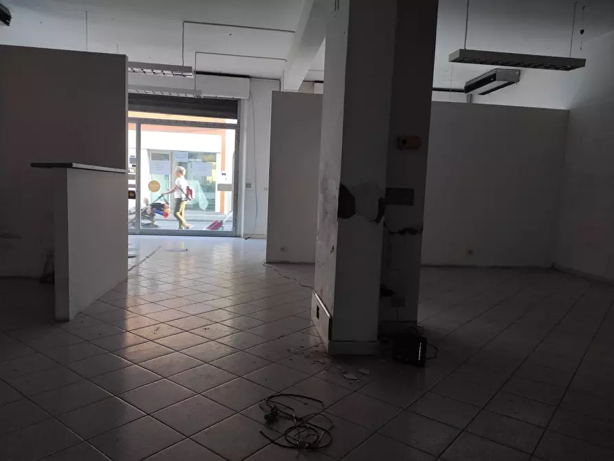 Immagine 4 di Attività commerciale in affitto  in via fratelli rosselli a Altopascio