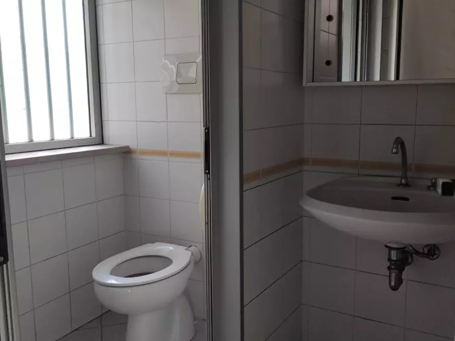 Immagine 11 di Attività commerciale in affitto  in via fratelli rosselli a Altopascio