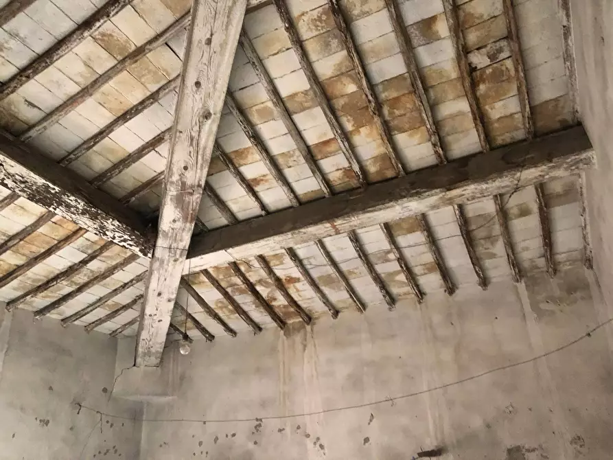 Immagine 26 di Casa indipendente in vendita  in lungomonte pisano 10 a Calci