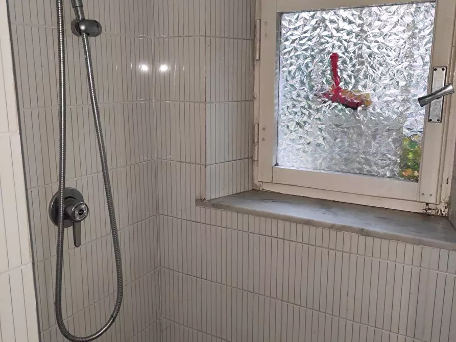 Immagine 7 di Attività commerciale in affitto  in via torino 9 a Altopascio